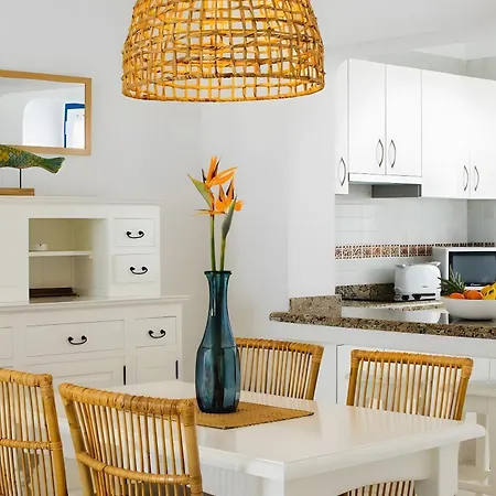 11 - Caleta Campos Дом отдыха *